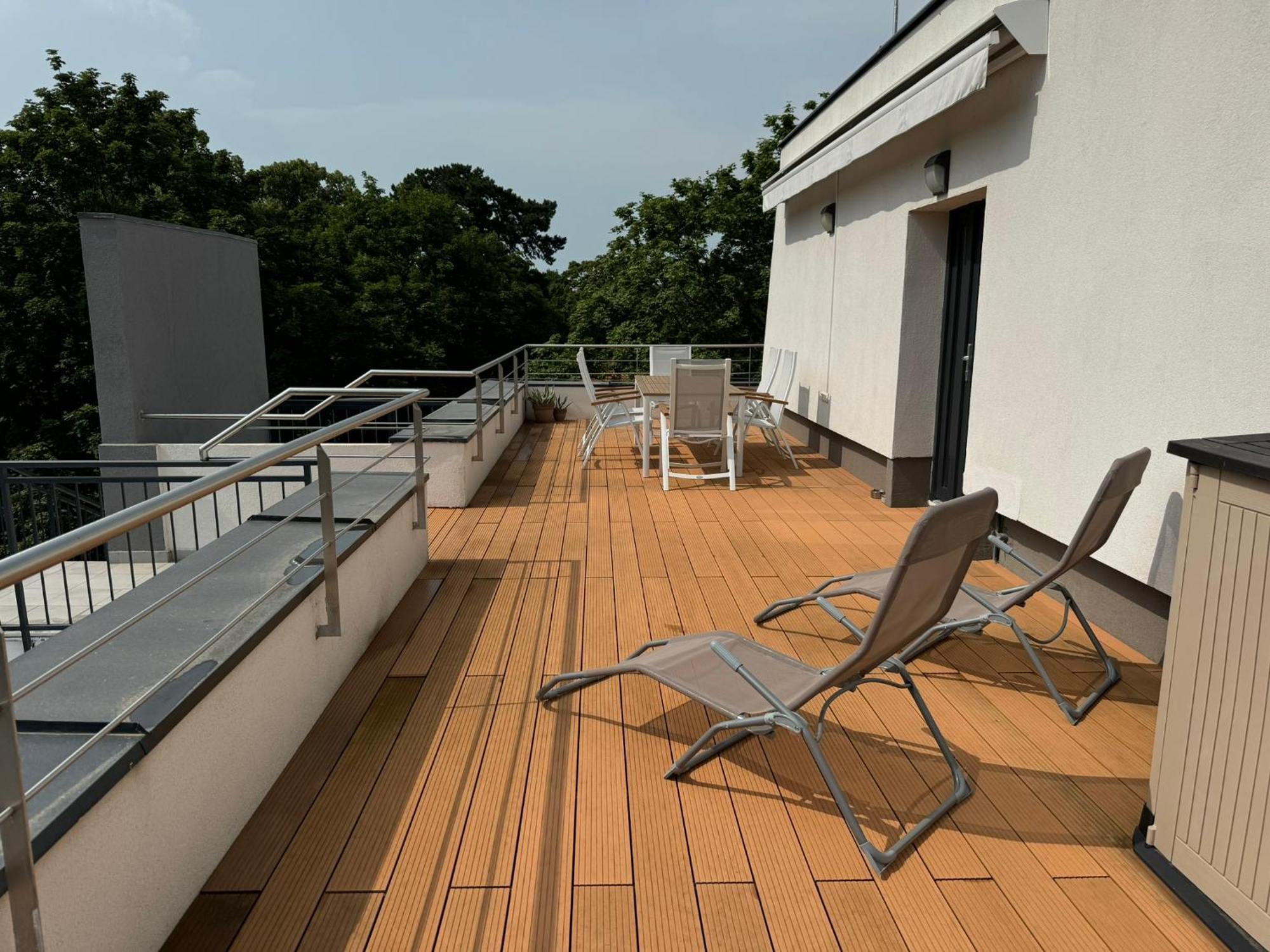 Pauzo Balaton Aparthotel Balatonfoldvar Exterior photo
